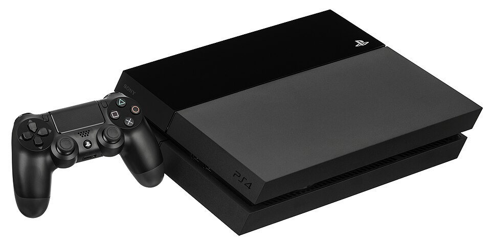 PlayStation 4 ve DualShock 4 kontrolcüsü